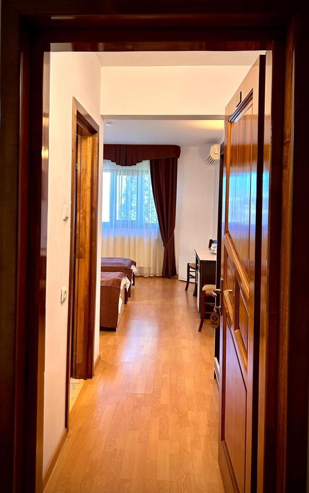 Hotel Levisticum Bacau Exterior photo