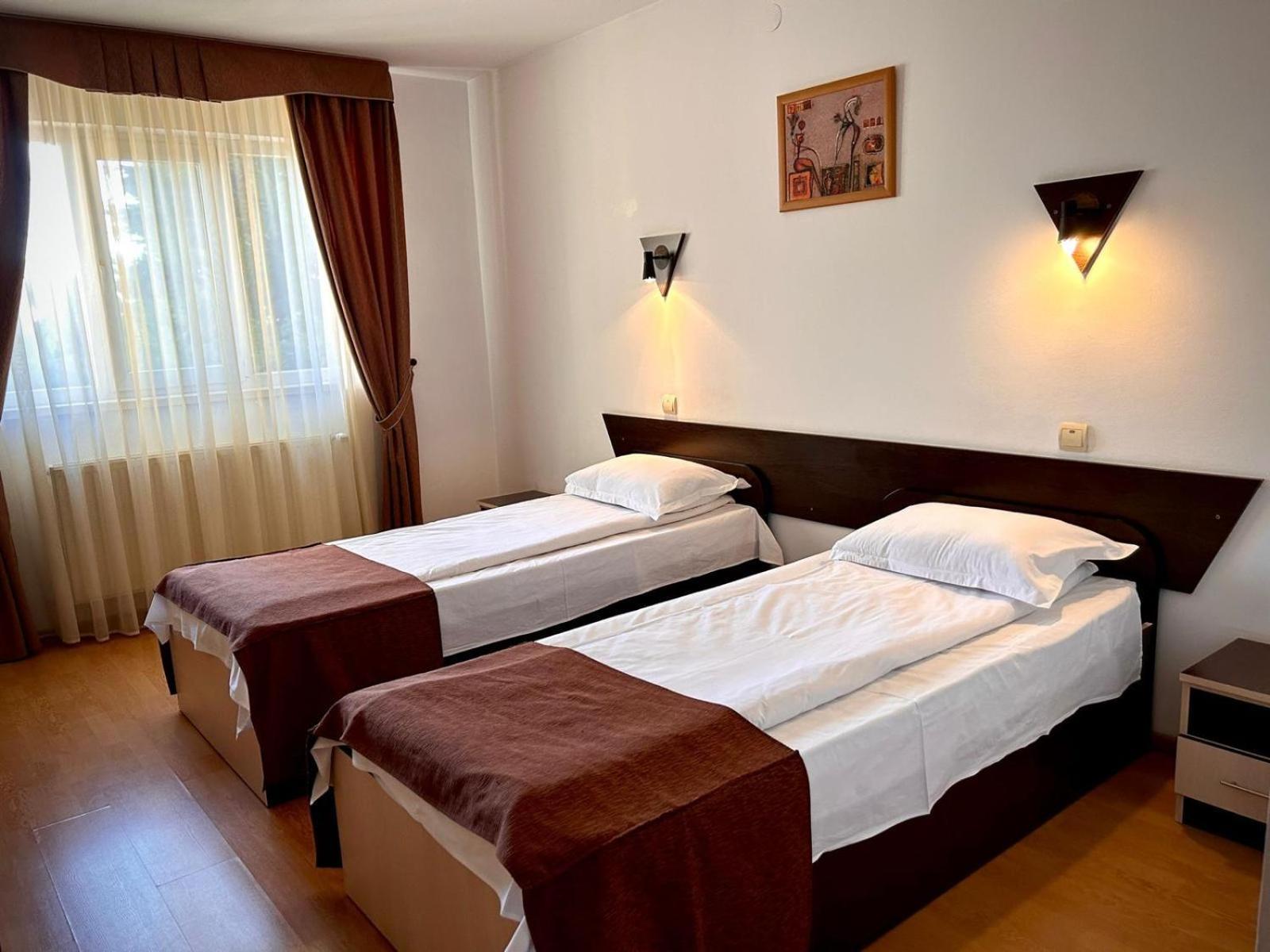 Hotel Levisticum Bacau Exterior photo