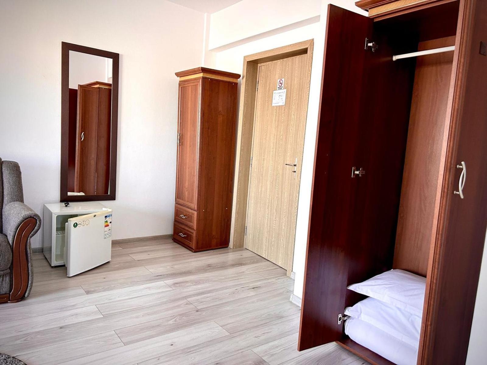 Hotel Levisticum Bacau Exterior photo
